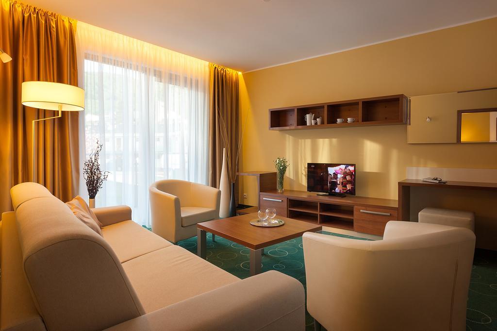 Wellness Hotel Panorama Тренчьянске-Тепліце Екстер'єр фото